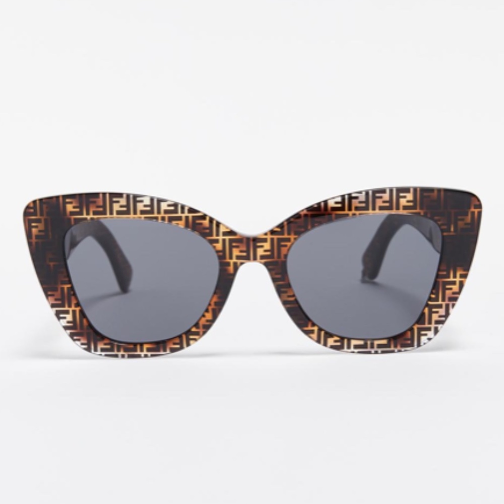NEW Fendi Logo Narrow Cat Eye Sunglasses ACESS3-74. Markings & a small scuffs